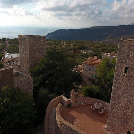 Arapakis Historic Castle Aparthotel Pírgos Dhiroú Exterior foto