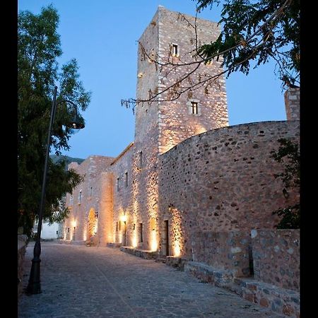 Arapakis Historic Castle Aparthotel Pírgos Dhiroú Exterior foto