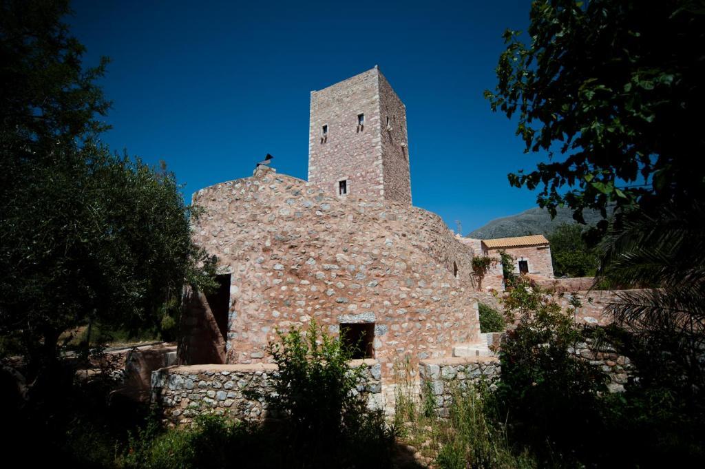 Arapakis Historic Castle Aparthotel Pírgos Dhiroú Exterior foto