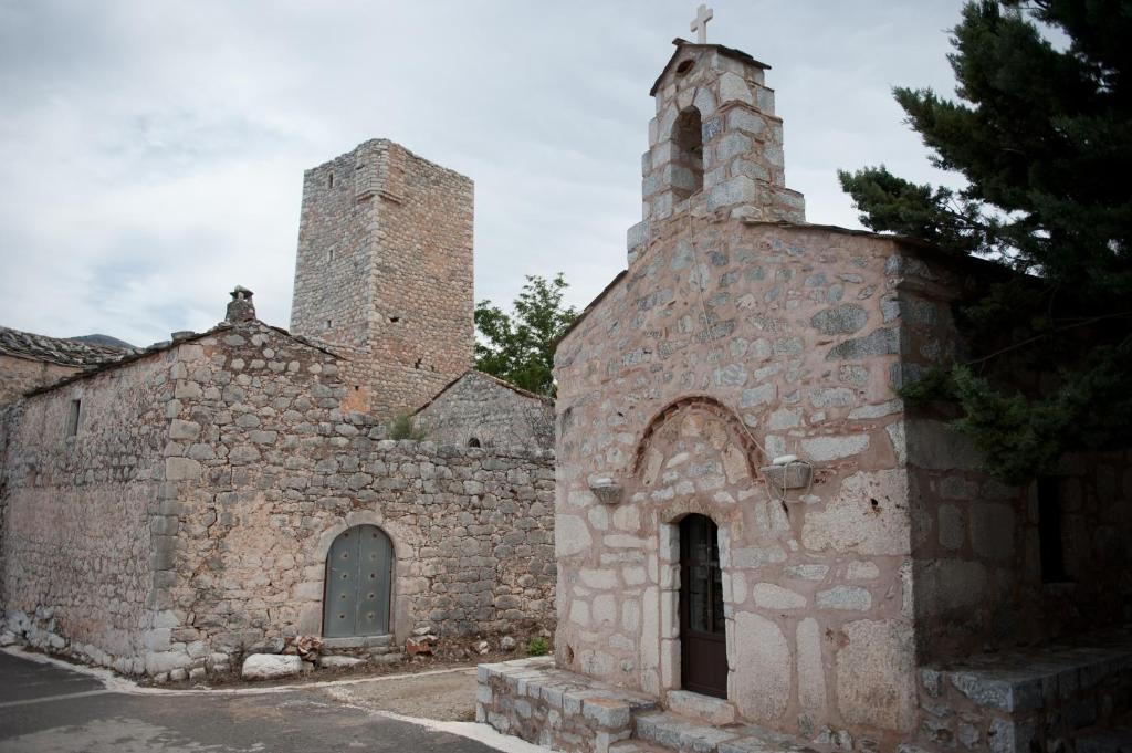 Arapakis Historic Castle Aparthotel Pírgos Dhiroú Exterior foto