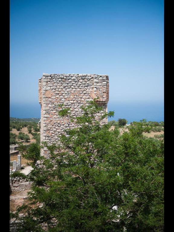 Arapakis Historic Castle Aparthotel Pírgos Dhiroú Quarto foto